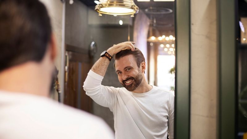 10 Stylish Ways To Get Hair Highlights For Men At Home