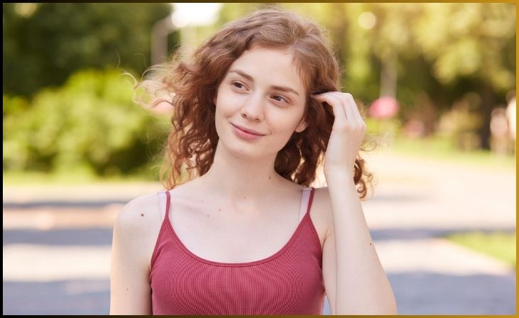  A Traditional and Simple Crimped Hairstyle