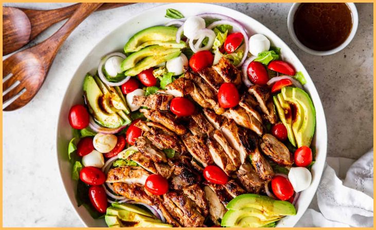 Caprese Salad with Grilled Chicken