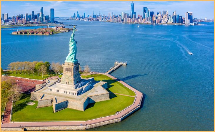 New York: Statue of Liberty and Ellis Island