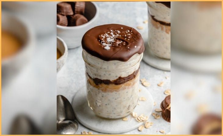 Reese’s Peanut Butter Cup-Inspired Overnight Oats